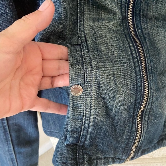 Guess motor jacket jeans style size L, dark wash, snaps, zipper great condition - Picture 5 of 7